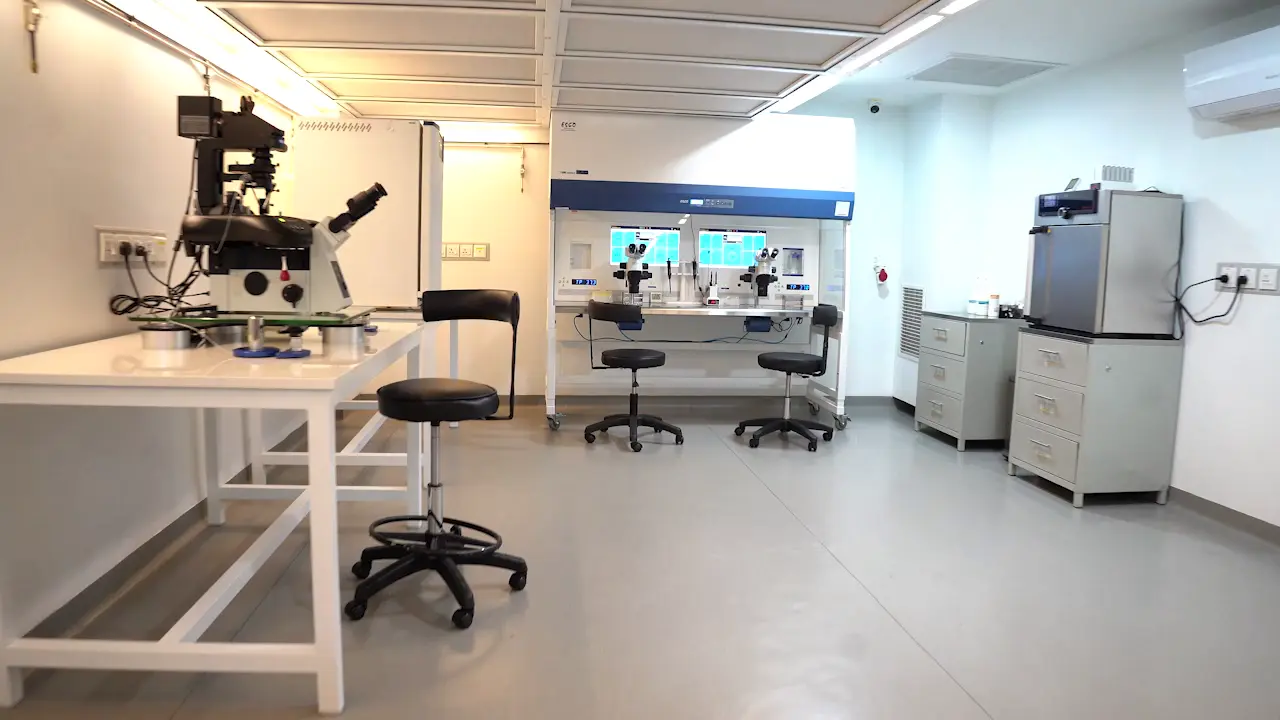 The LIFE PLUS embryology laboratory with microscopes and workstations
